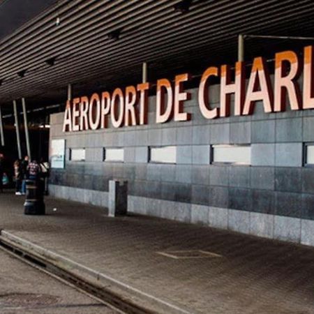 Station 173 D Bruxelles-Charleroi-Airport Daire Dış mekan fotoğraf